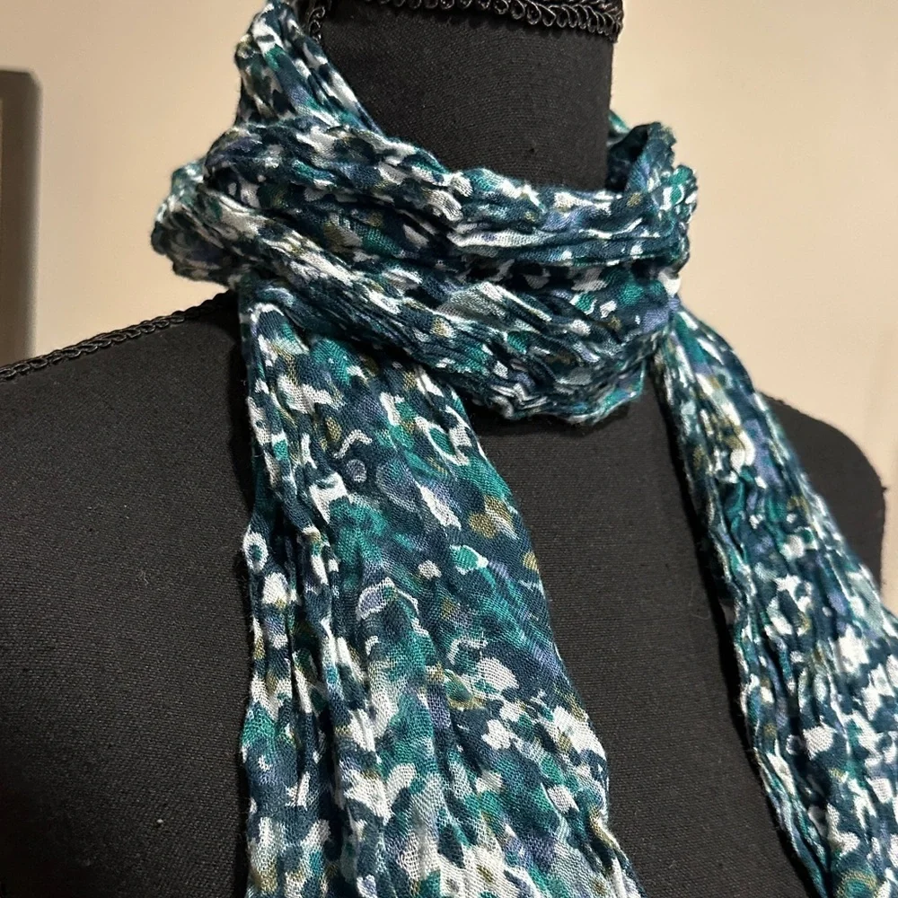 *ELEGIANA* Shades of Blue Watercolor Floral Fashion Scarf